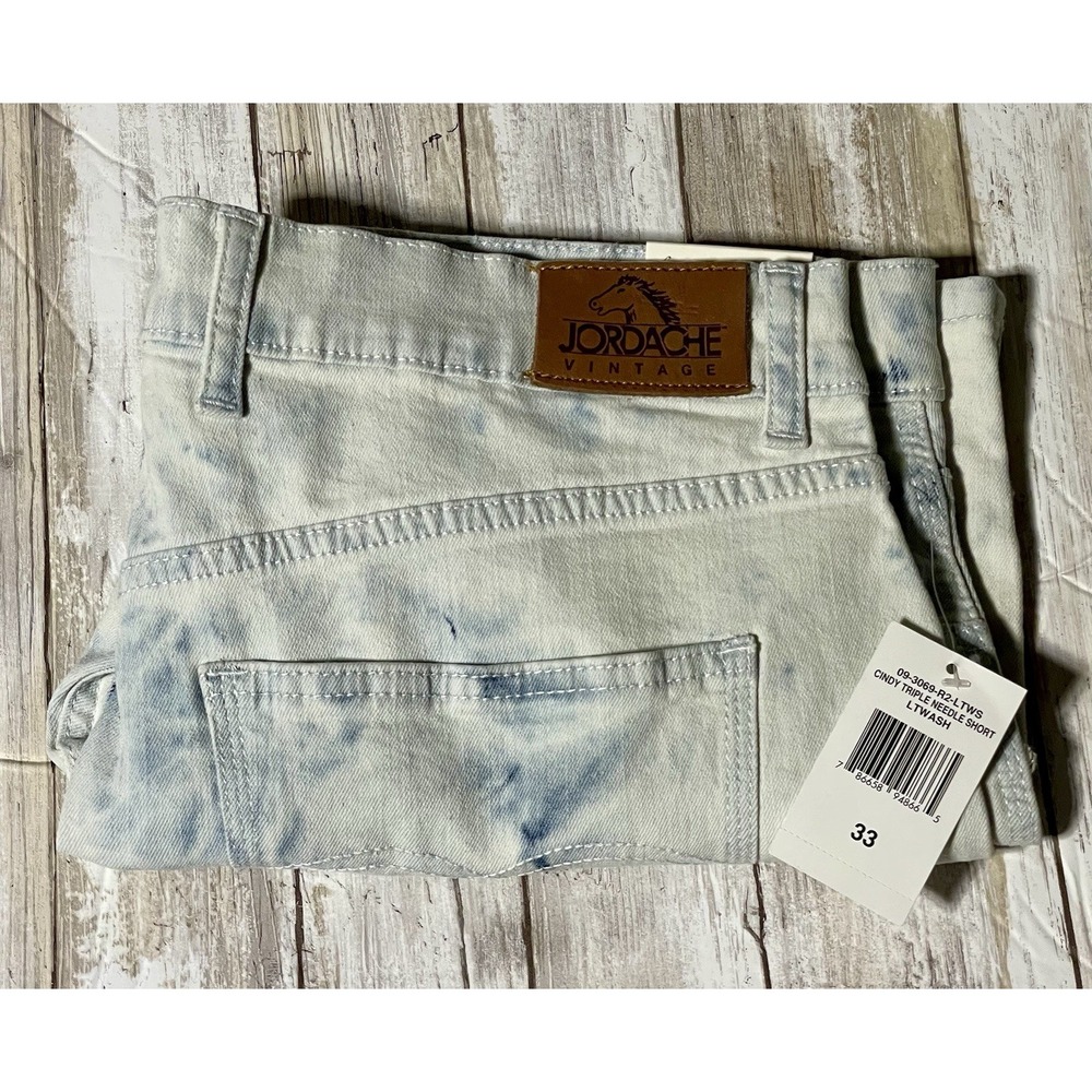Jordache Vintage Denim Jean Shorts. Cindy Triple Needle Light Wash Size 33